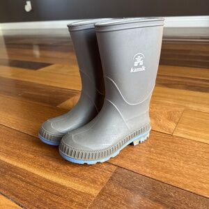 Kamik rain boots kid size 10